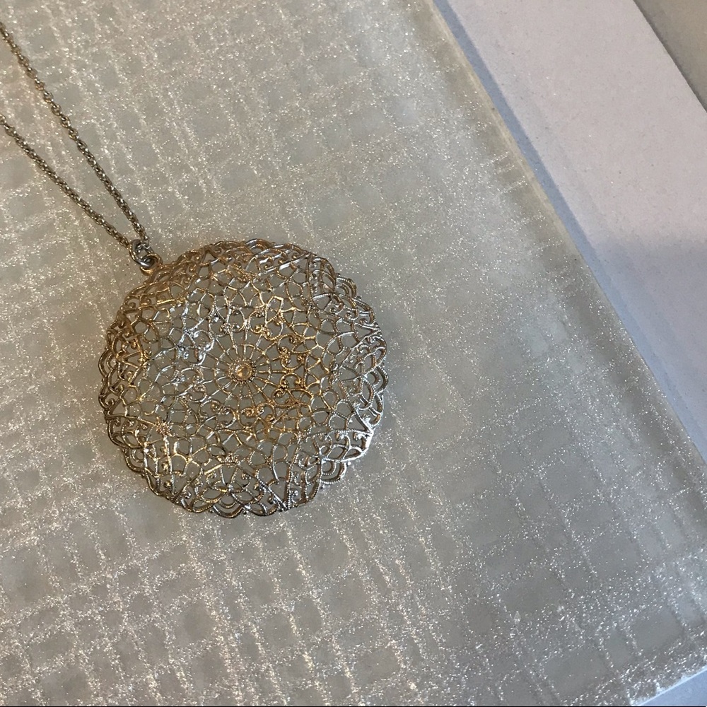 Stella and Dot necklace and earrings